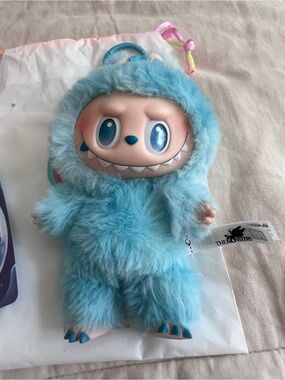 Labubu “big into energy” Plush HOPE Keychain - brand new, but opened
